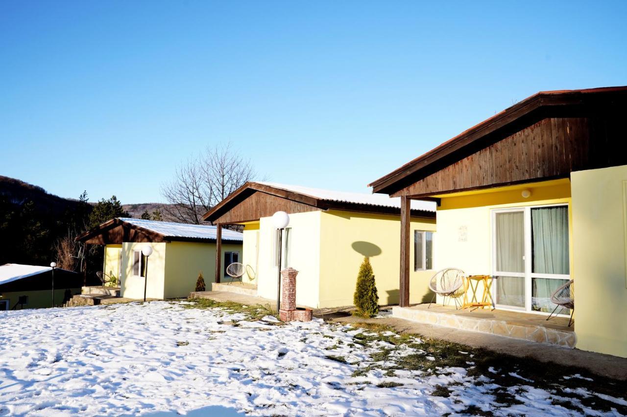 Daskalov Bungalows Chervena Lokva Bagian luar foto