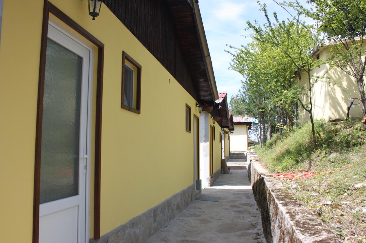 Daskalov Bungalows Chervena Lokva Bagian luar foto
