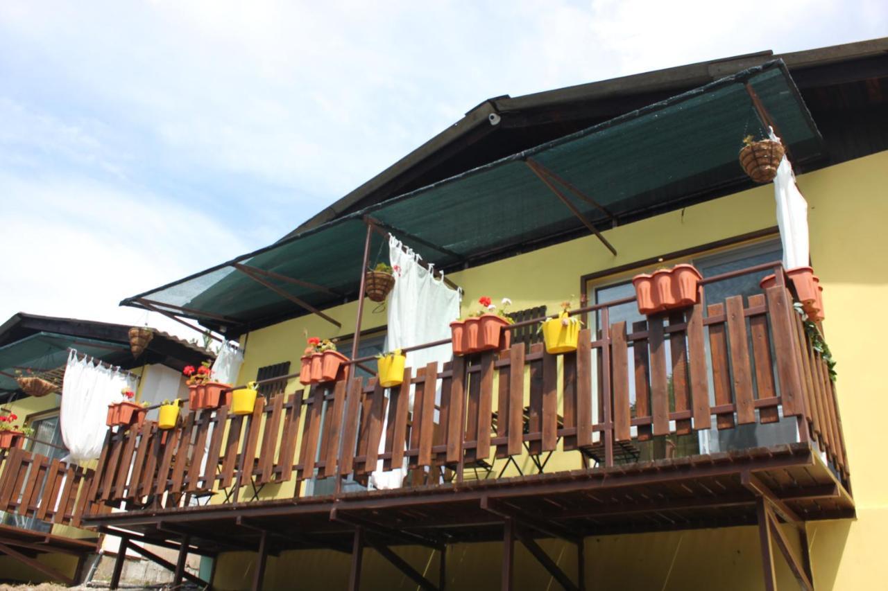 Daskalov Bungalows Chervena Lokva Bagian luar foto